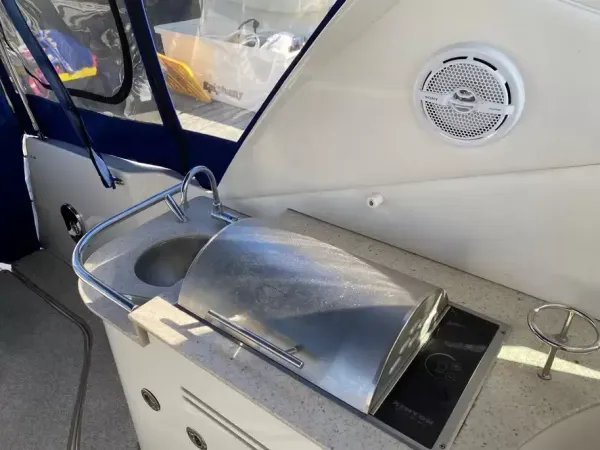 2011 Sea Ray SUNDANCER 350 detail image 6