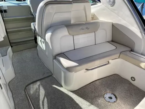 2011 Sea Ray SUNDANCER 350 detail image 8