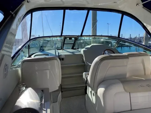 2011 Sea Ray SUNDANCER 350 detail image 11