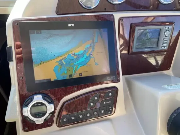 2011 Sea Ray SUNDANCER 350 detail image 14