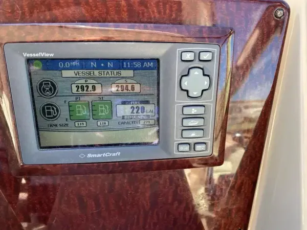 2011 Sea Ray SUNDANCER 350 detail image 15
