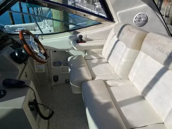 2011 Sea Ray SUNDANCER 350 detail image 20
