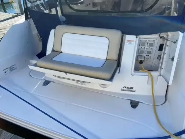2011 Sea Ray SUNDANCER 350 detail image 31