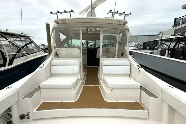 2013 Tiara Yachts 3600 OPEN detail image 4