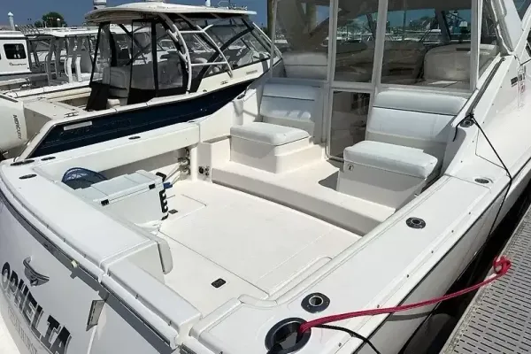 2013 Tiara Yachts 3600 OPEN detail image 5