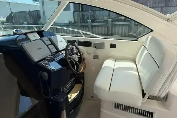 2013 Tiara Yachts 3600 OPEN detail image 16
