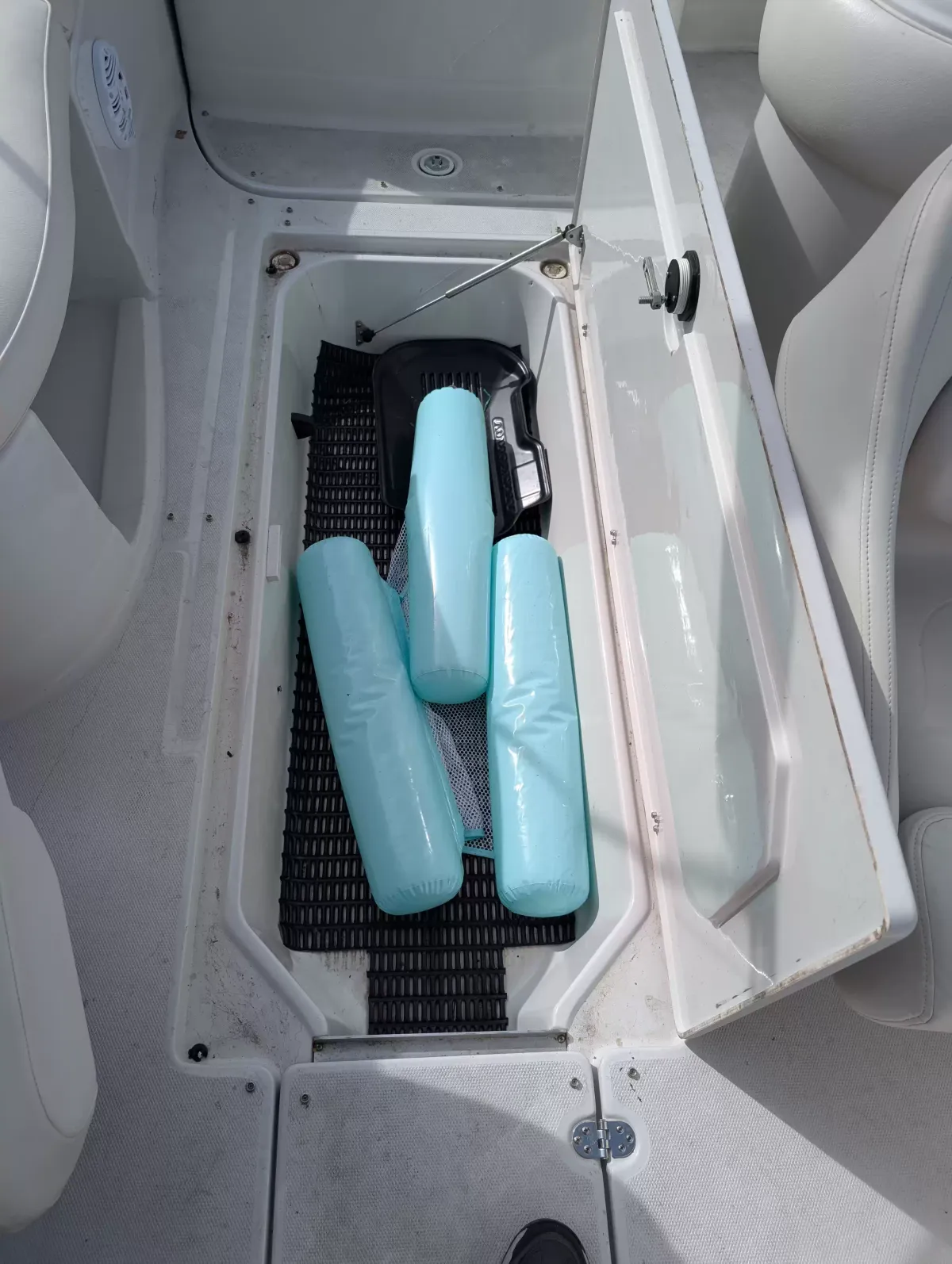 dummy-boat-img