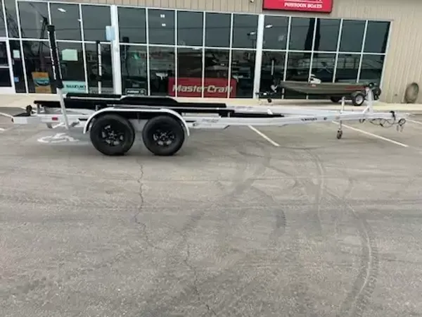 2021 V/M 23' wakesurf trailer