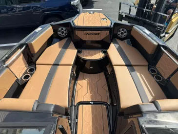 2027 Yamaha 222XE-14