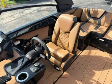 2027 Yamaha 222XE-16