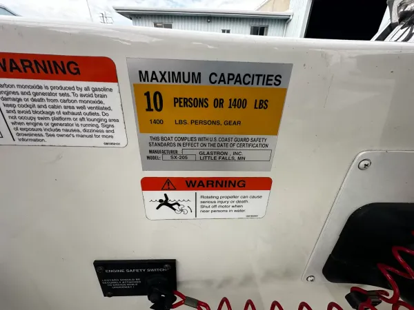 2003 Glastron DX 215-10