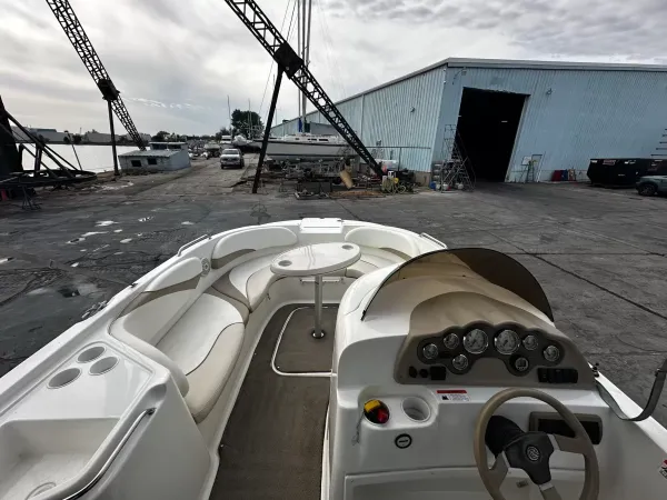 2003 Glastron DX 215-17