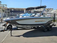 2027 Mastercraft XT24