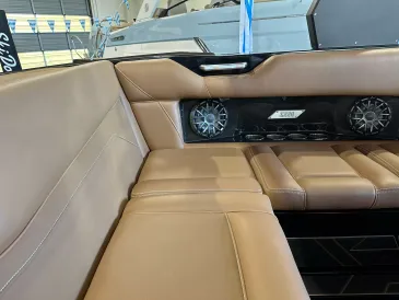 2027 Supreme S220 -12