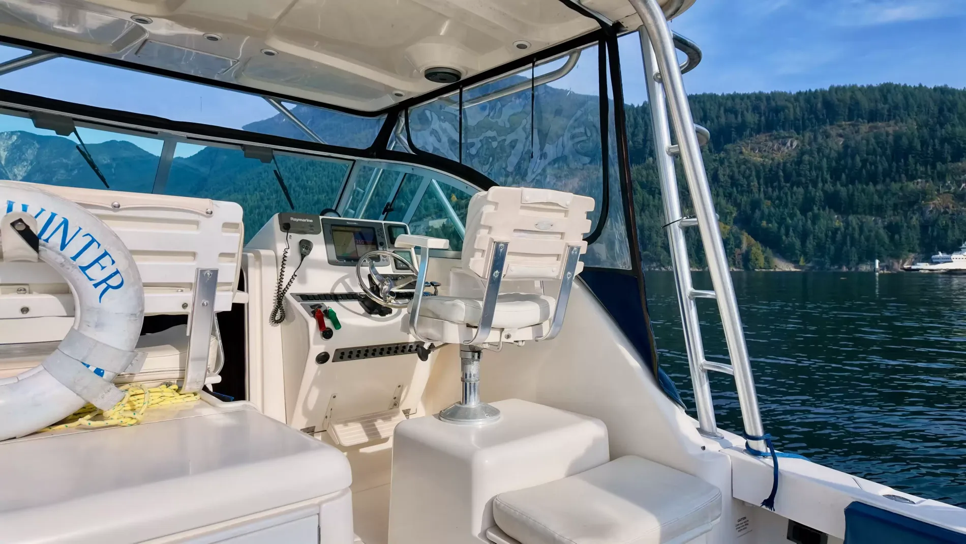Pre-Owned 2006 Rampage 30 Express for Sale | Vancouver, BC | M&P Yacht Centre | 6abad9e269db4f4f2e0636d6