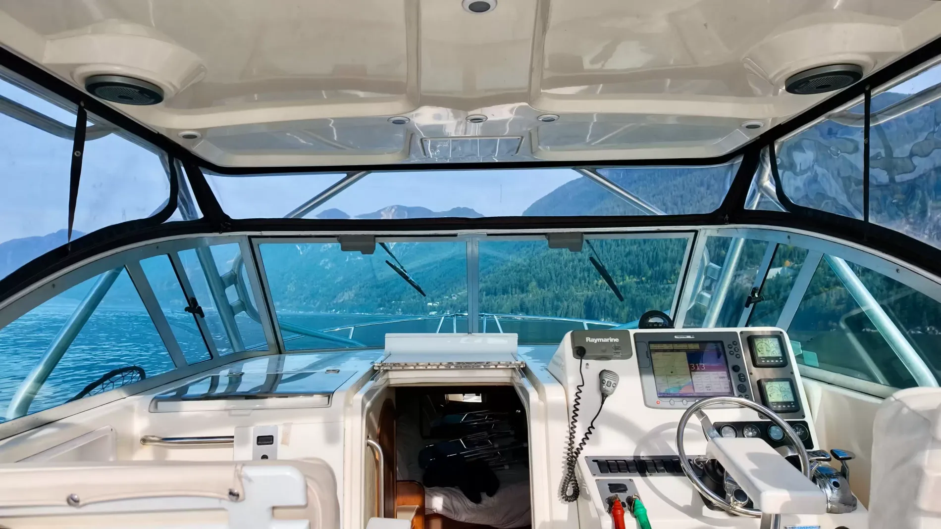 Pre-Owned 2006 Rampage 30 Express for Sale | Vancouver, BC | M&P Yacht Centre | 6abad9e269db4f4f2e0636d6