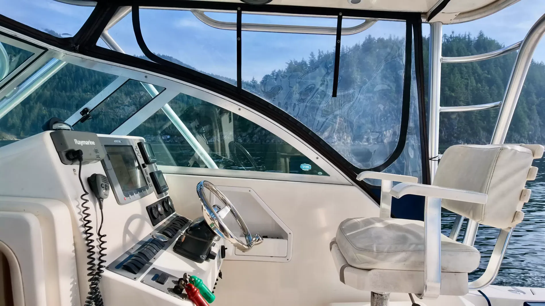 Pre-Owned 2006 Rampage 30 Express for Sale | Vancouver, BC | M&P Yacht Centre | 6abad9e269db4f4f2e0636d6