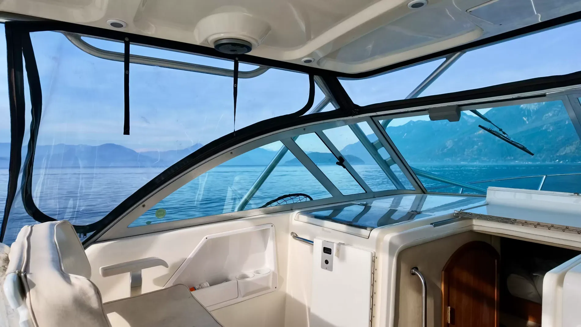 Pre-Owned 2006 Rampage 30 Express for Sale | Vancouver, BC | M&P Yacht Centre | 6abad9e269db4f4f2e0636d6