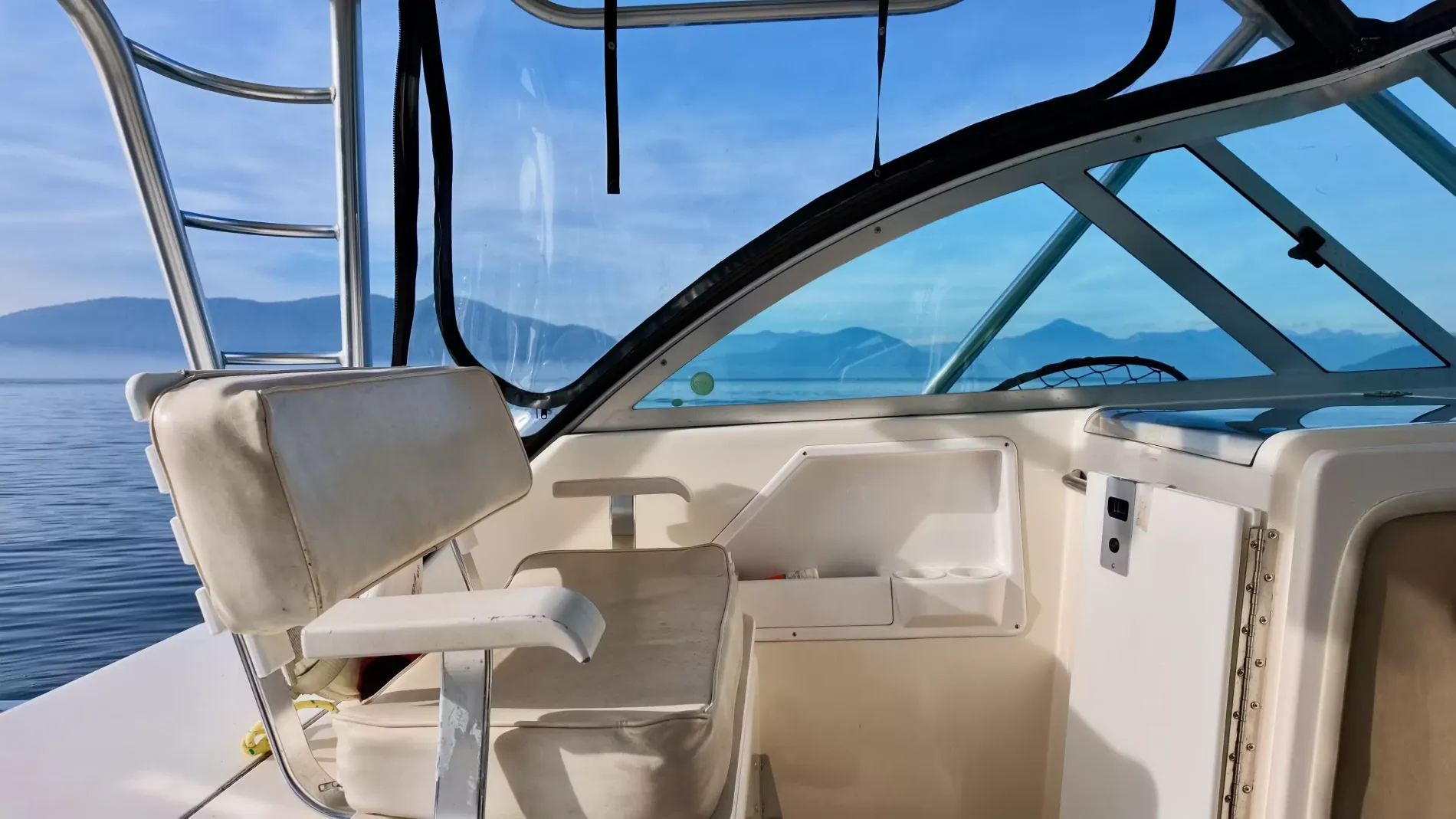Pre-Owned 2006 Rampage 30 Express for Sale | Vancouver, BC | M&P Yacht Centre | 6abad9e269db4f4f2e0636d6