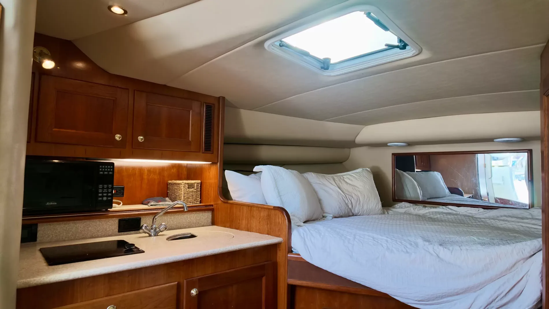 Pre-Owned 2006 Rampage 30 Express for Sale | Vancouver, BC | M&P Yacht Centre | 6abad9e269db4f4f2e0636d6