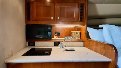 Pre-Owned 2006 Rampage 30 Express for Sale | Vancouver, BC | M&P Yacht Centre | 6abad9e269db4f4f2e0636d6
