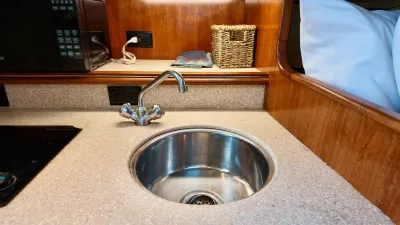 Pre-Owned 2006 Rampage 30 Express for Sale | Vancouver, BC | M&P Yacht Centre | 6abad9e269db4f4f2e0636d6