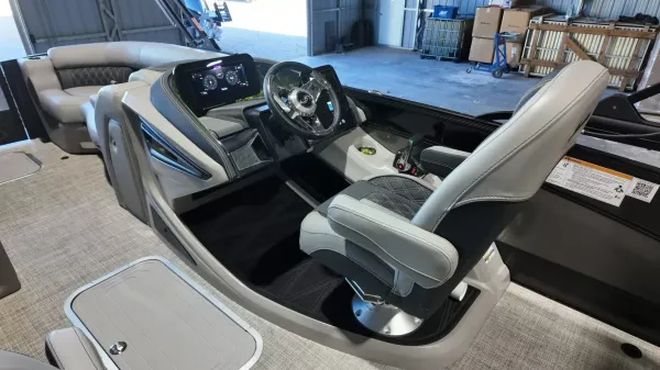 2027 Barletta Lusso 23UC-40