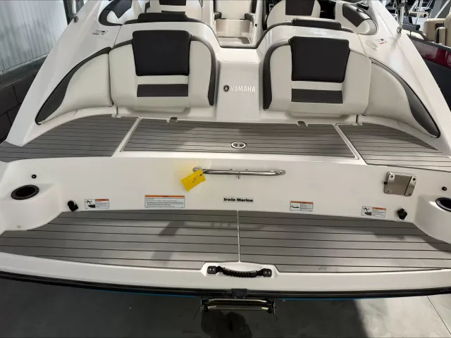 Boat Thumbnail 5