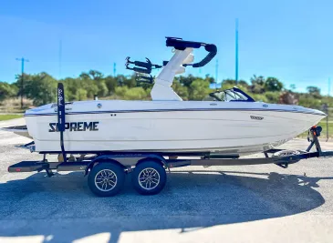 2027 Supreme S220 -1