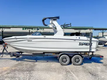 2027 Supreme S220 -5