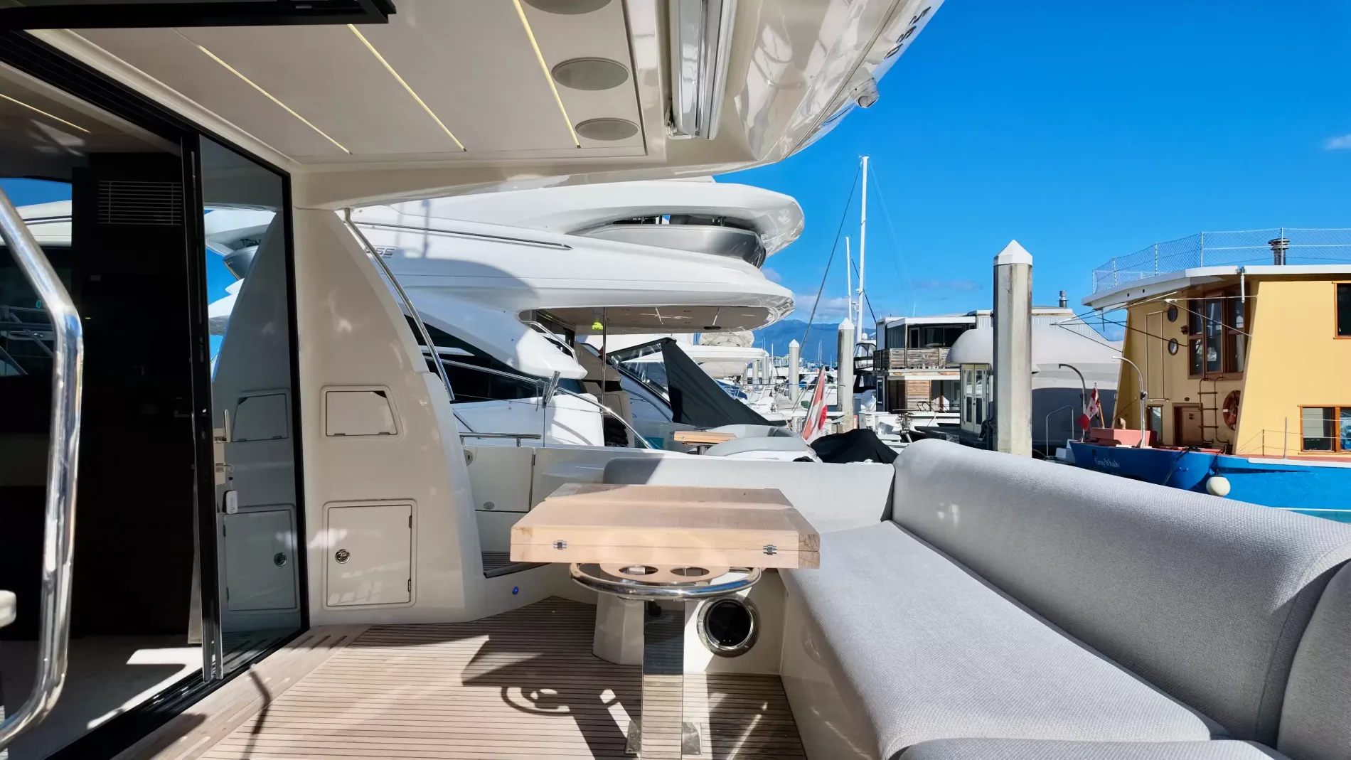 Pre-Owned 2022 Prestige 590 Fly for Sale | Vancouver, BC | M&P Yacht Centre | 697bac93f6038689a0043c9e