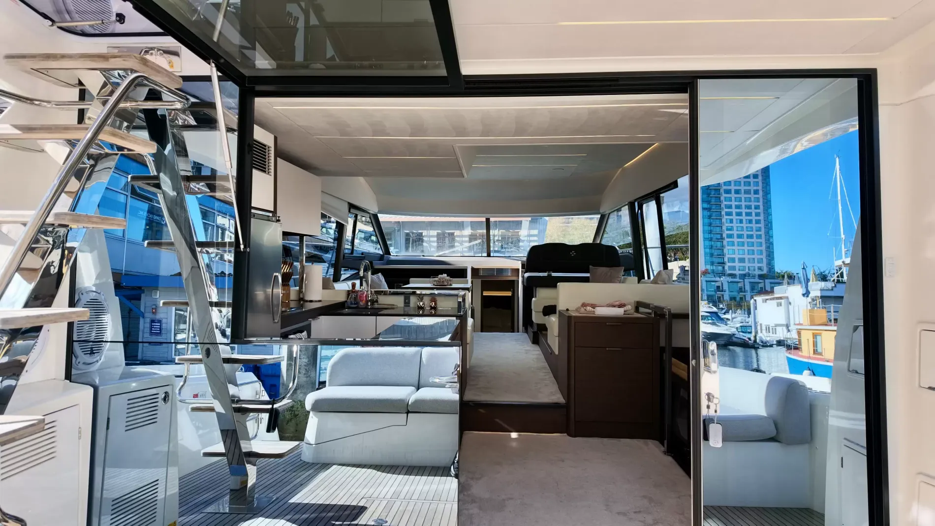 Pre-Owned 2022 Prestige 590 Fly for Sale | Vancouver, BC | M&P Yacht Centre | 697bac93f6038689a0043c9e