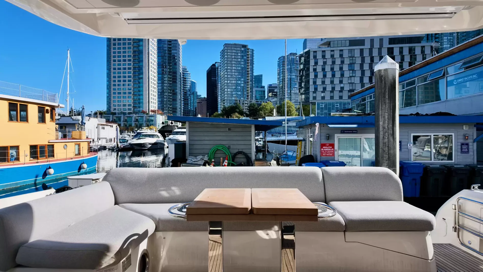Pre-Owned 2022 Prestige 590 Fly for Sale | Vancouver, BC | M&P Yacht Centre | 697bac93f6038689a0043c9e