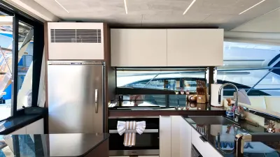 Pre-Owned 2022 Prestige 590 Fly for Sale | Vancouver, BC | M&P Yacht Centre | 697bac93f6038689a0043c9e
