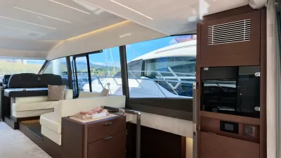 Pre-Owned 2022 Prestige 590 Fly for Sale | Vancouver, BC | M&P Yacht Centre | 697bac93f6038689a0043c9e