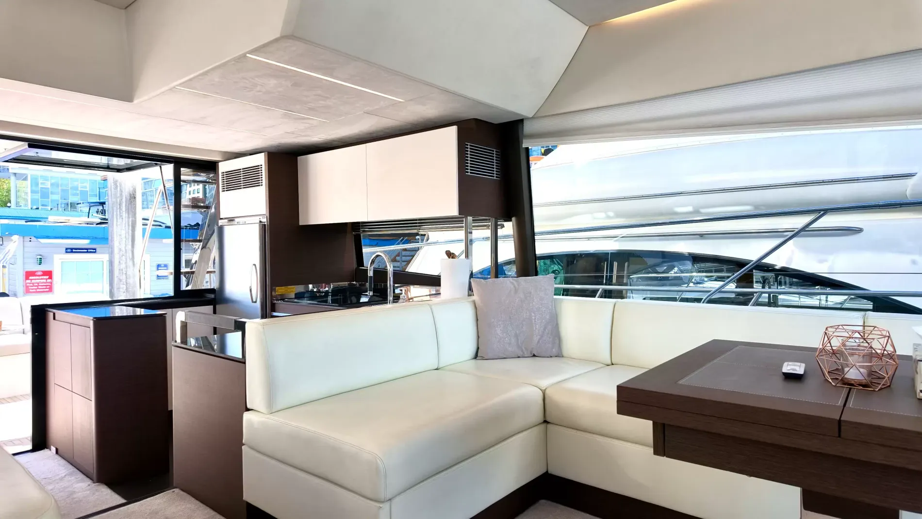 Pre-Owned 2022 Prestige 590 Fly for Sale | Vancouver, BC | M&P Yacht Centre | 697bac93f6038689a0043c9e