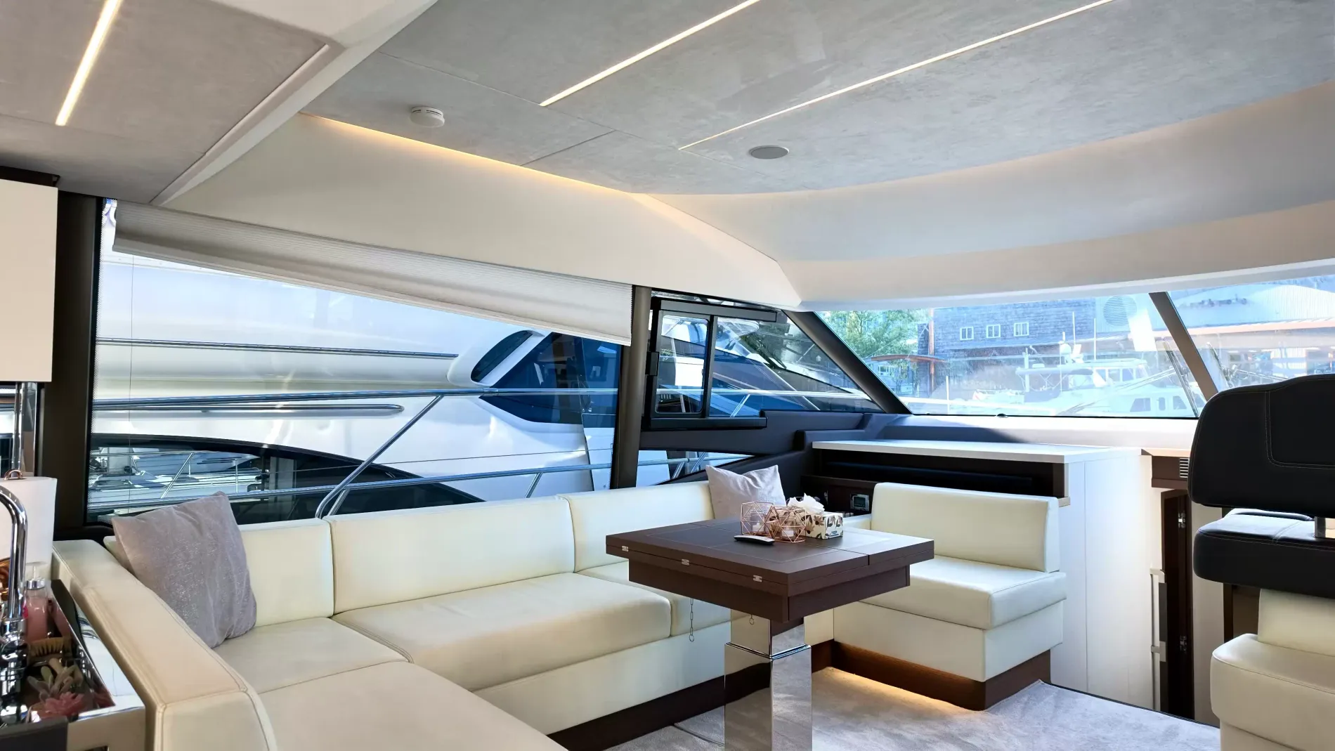 Pre-Owned 2022 Prestige 590 Fly for Sale | Vancouver, BC | M&P Yacht Centre | 697bac93f6038689a0043c9e