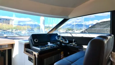 Pre-Owned 2022 Prestige 590 Fly for Sale | Vancouver, BC | M&P Yacht Centre | 697bac93f6038689a0043c9e