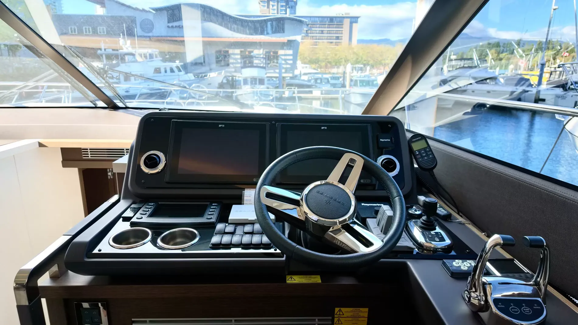Pre-Owned 2022 Prestige 590 Fly for Sale | Vancouver, BC | M&P Yacht Centre | 697bac93f6038689a0043c9e