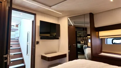 Pre-Owned 2022 Prestige 590 Fly for Sale | Vancouver, BC | M&P Yacht Centre | 697bac93f6038689a0043c9e