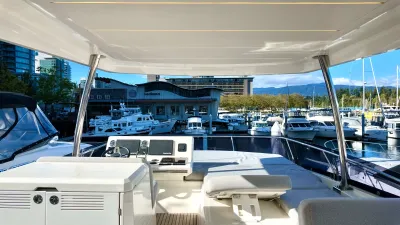 Pre-Owned 2022 Prestige 590 Fly for Sale | Vancouver, BC | M&P Yacht Centre | 697bac93f6038689a0043c9e
