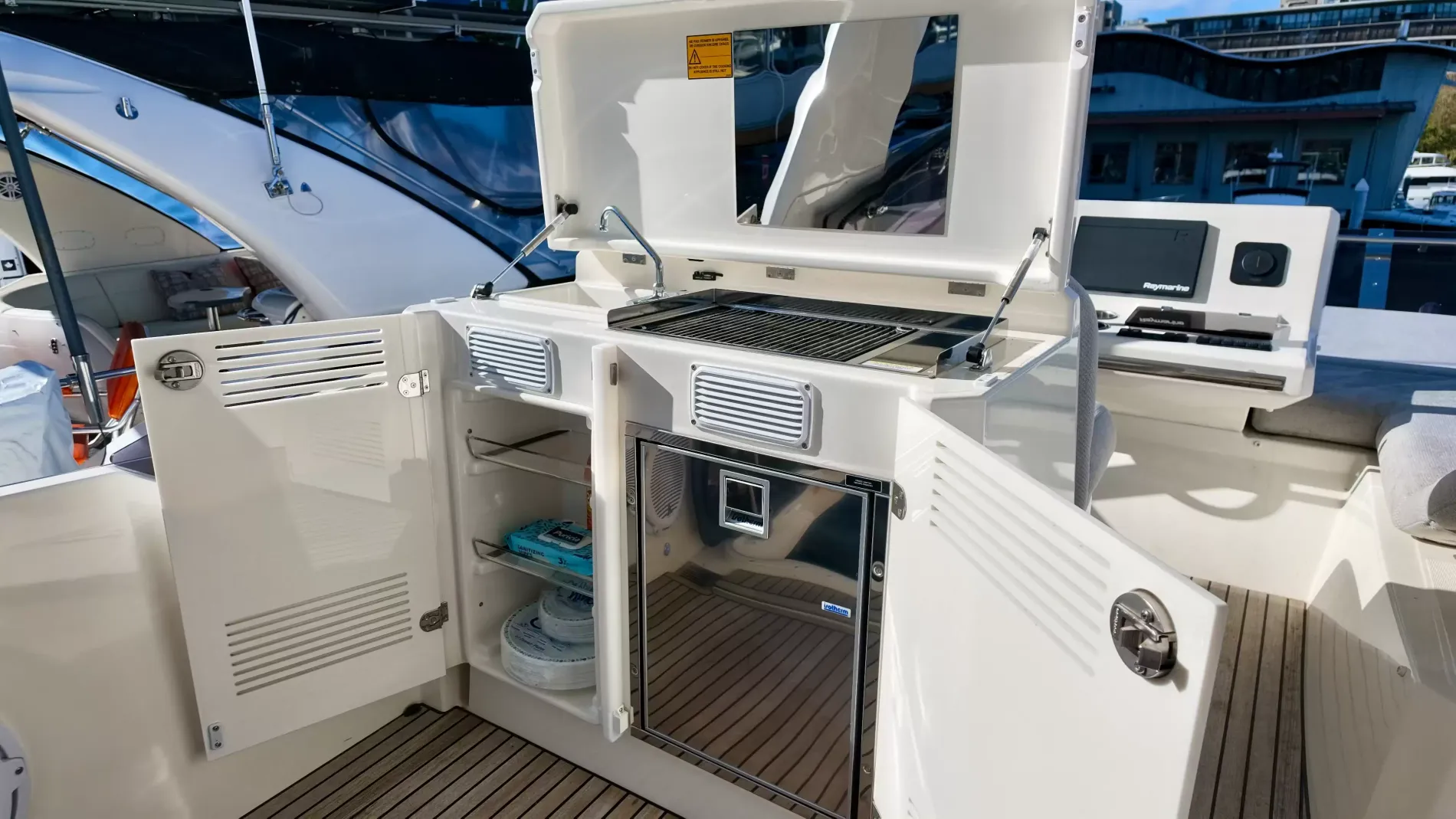 Pre-Owned 2022 Prestige 590 Fly for Sale | Vancouver, BC | M&P Yacht Centre | 697bac93f6038689a0043c9e