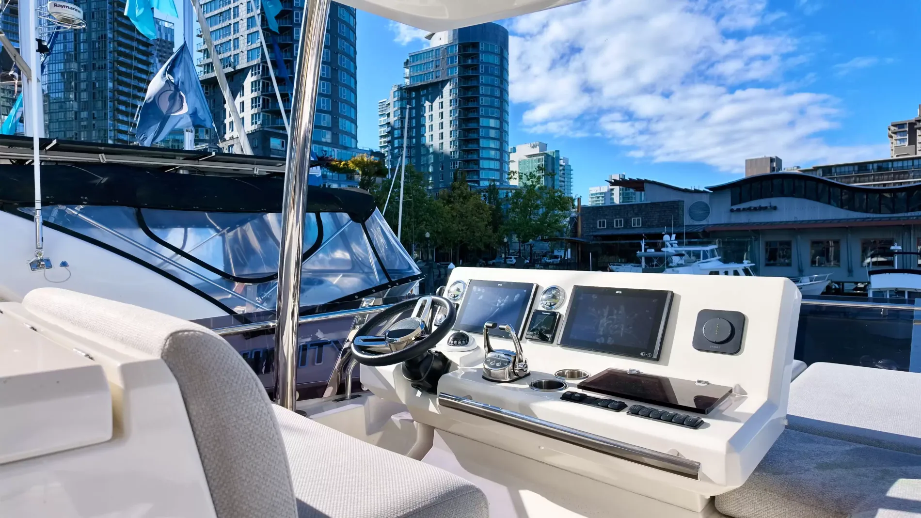 Pre-Owned 2022 Prestige 590 Fly for Sale | Vancouver, BC | M&P Yacht Centre | 697bac93f6038689a0043c9e