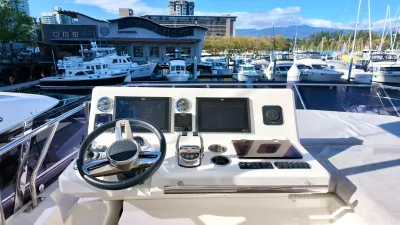 Pre-Owned 2022 Prestige 590 Fly for Sale | Vancouver, BC | M&P Yacht Centre | 697bac93f6038689a0043c9e