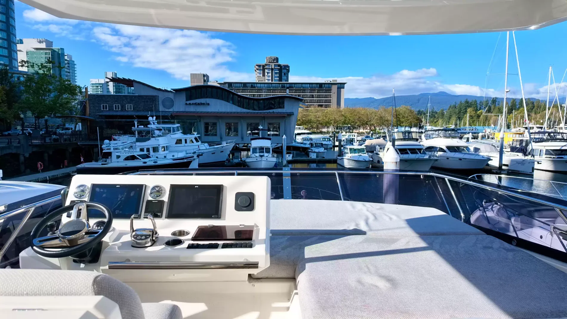 Pre-Owned 2022 Prestige 590 Fly for Sale | Vancouver, BC | M&P Yacht Centre | 697bac93f6038689a0043c9e