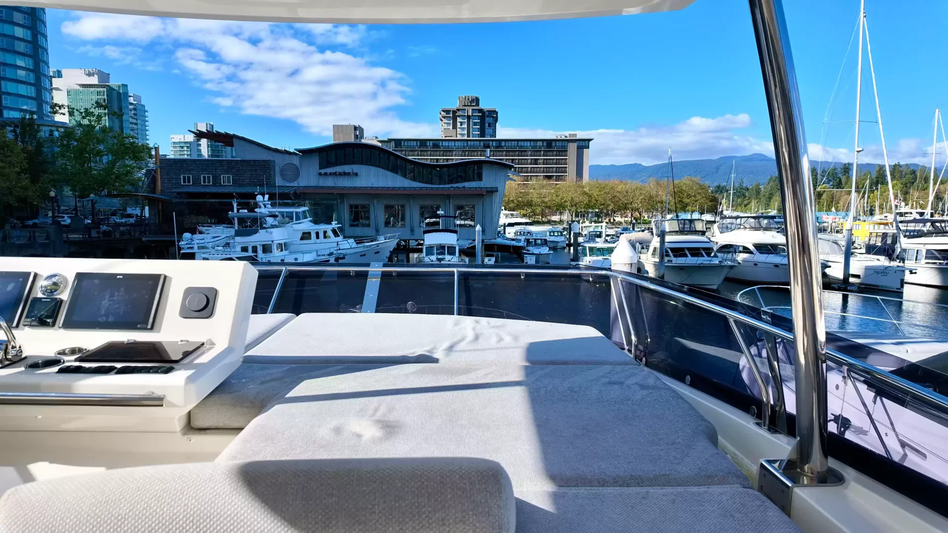 Pre-Owned 2022 Prestige 590 Fly for Sale | Vancouver, BC | M&P Yacht Centre | 697bac93f6038689a0043c9e