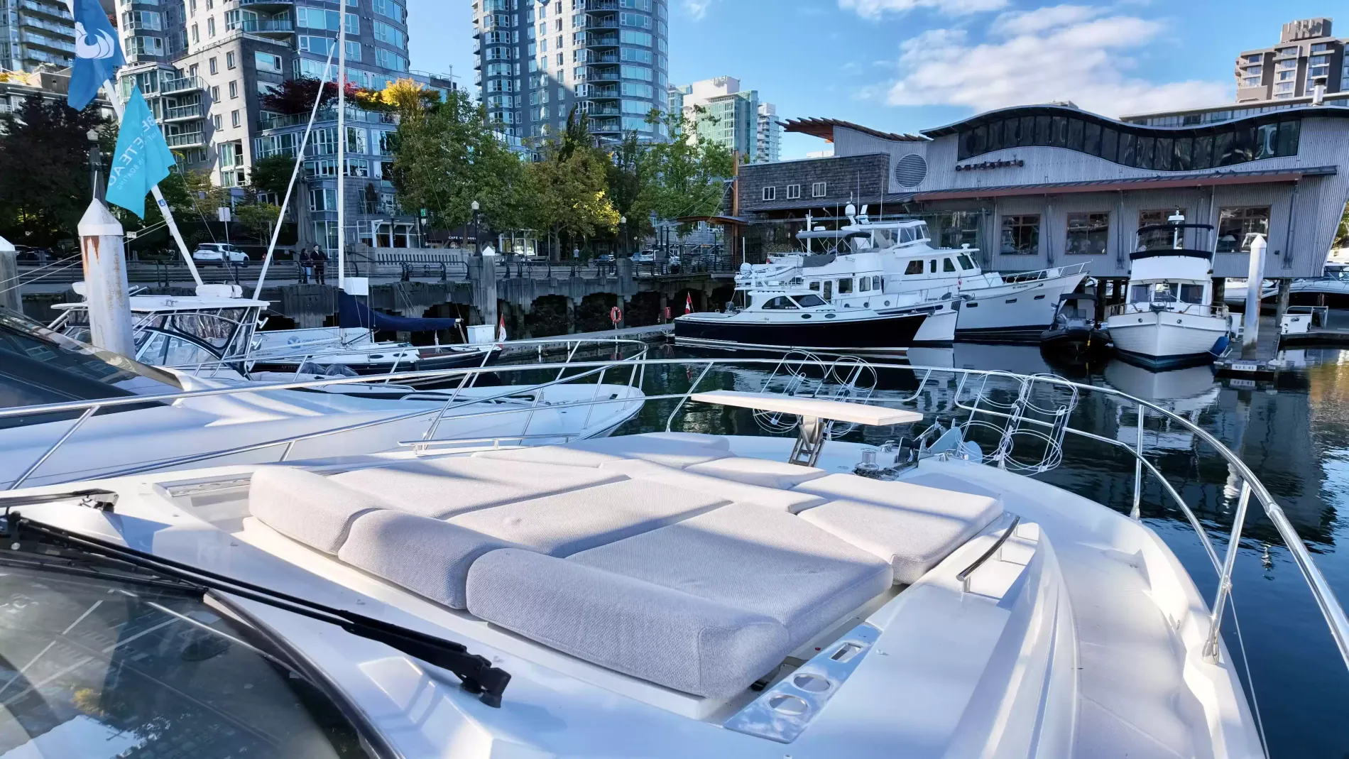 Pre-Owned 2022 Prestige 590 Fly for Sale | Vancouver, BC | M&P Yacht Centre | 697bac93f6038689a0043c9e