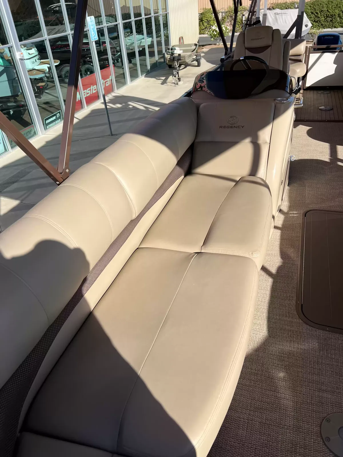 2017 Regency 254 LE-7