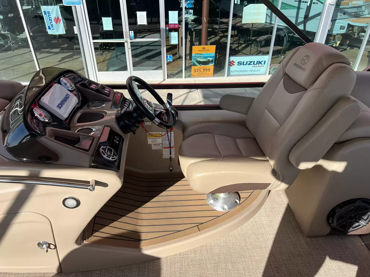 2017 Regency 254 LE-10