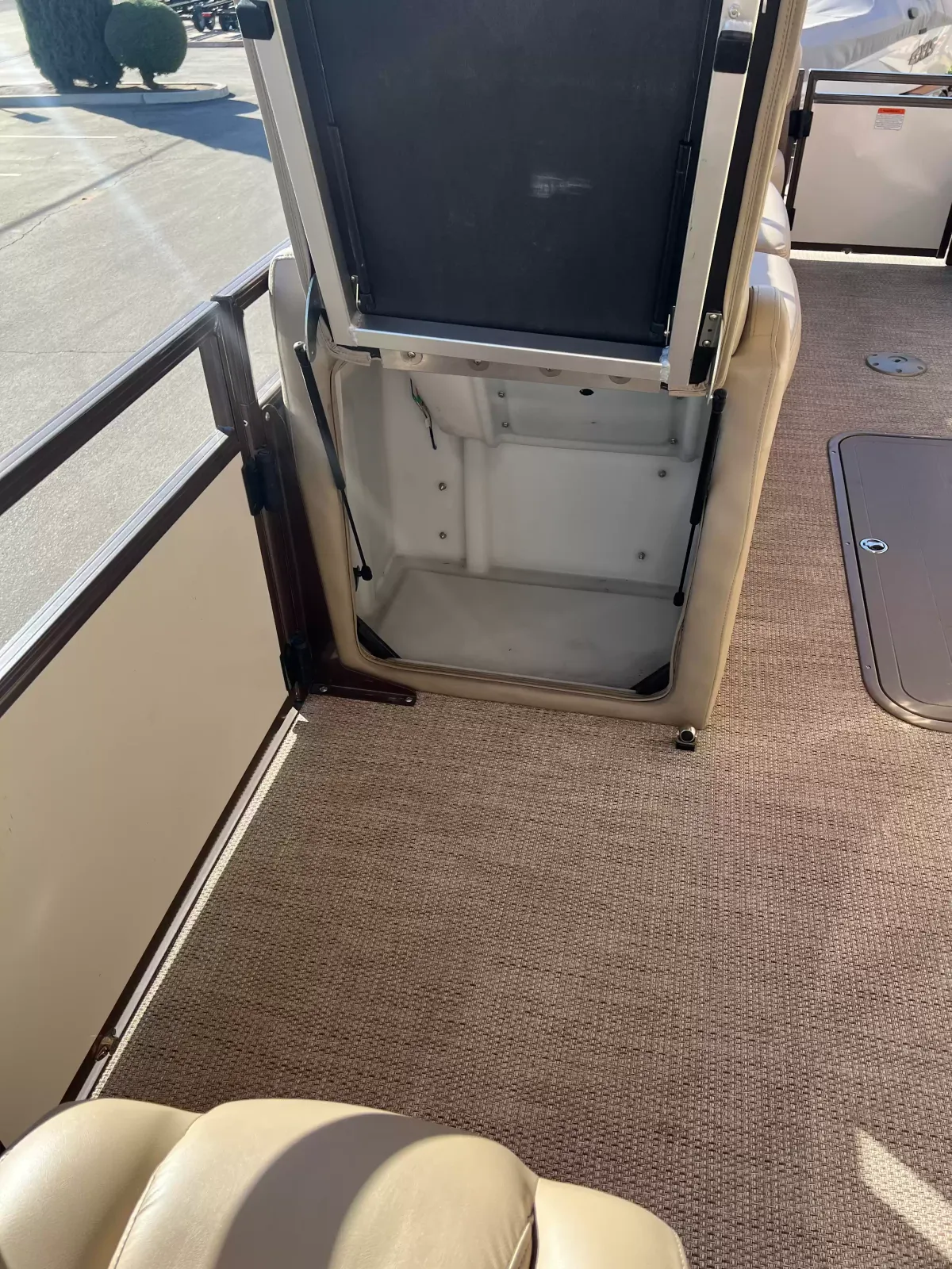 2017 Regency 254 LE-16